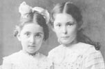 Maria und ihre jüngere Schwester Renate
