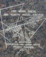 La placa conmemorativa